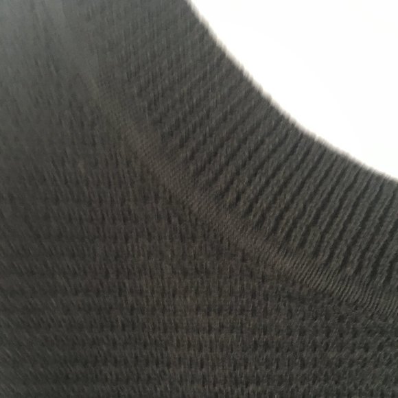 Banana Republic Sleeveless Sweater - Picture 8 of 8